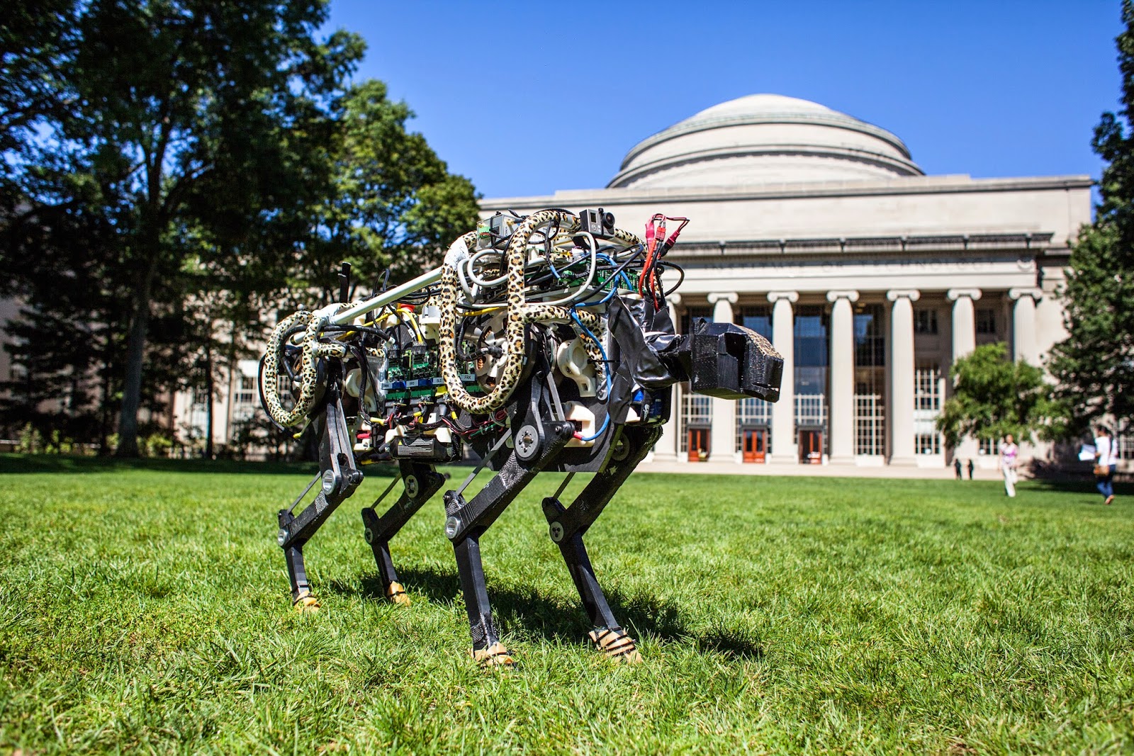 MIT’s running, jumping cheetah robot, now wireless