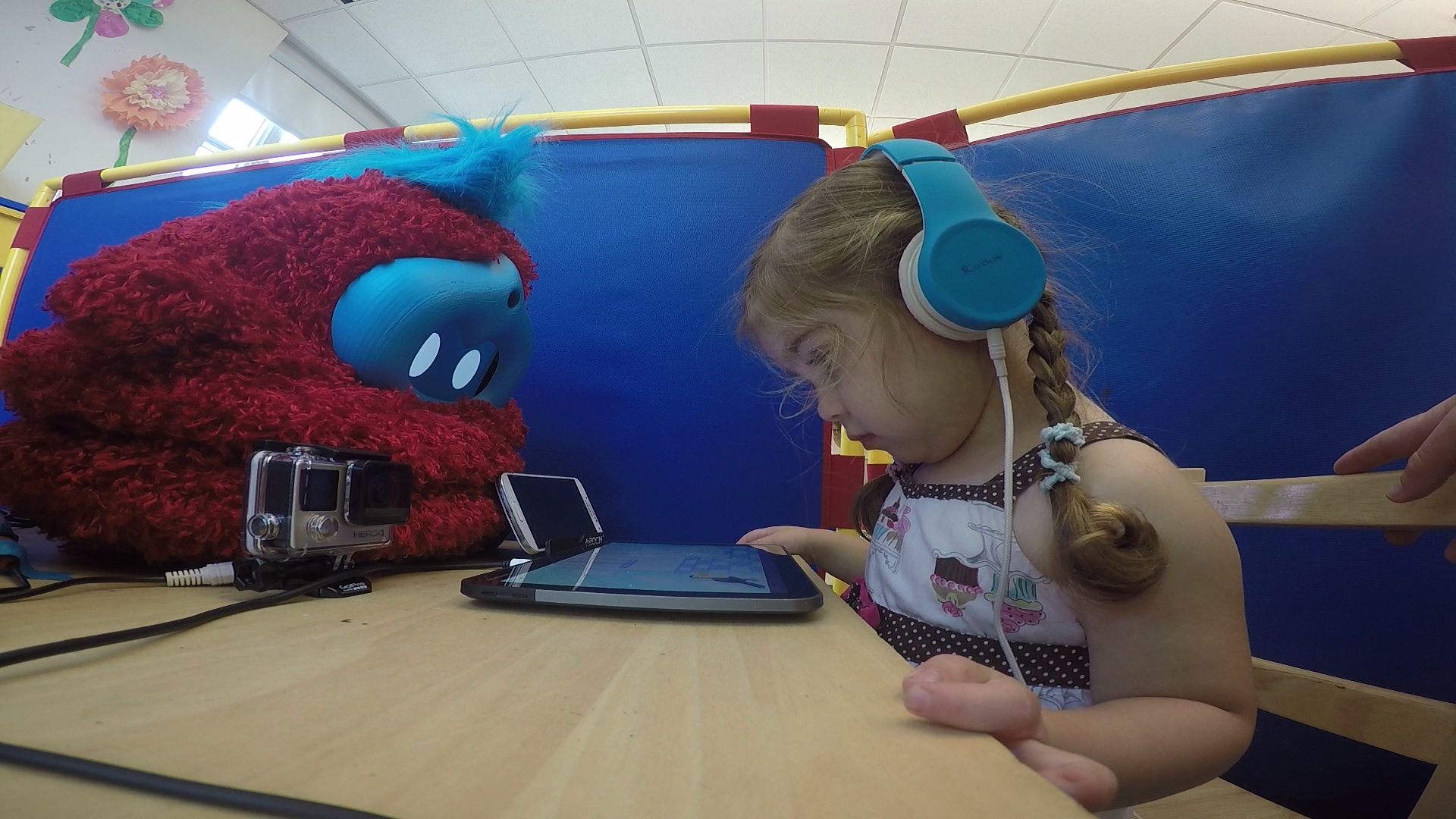 “Socially assistive” robot helps children learn