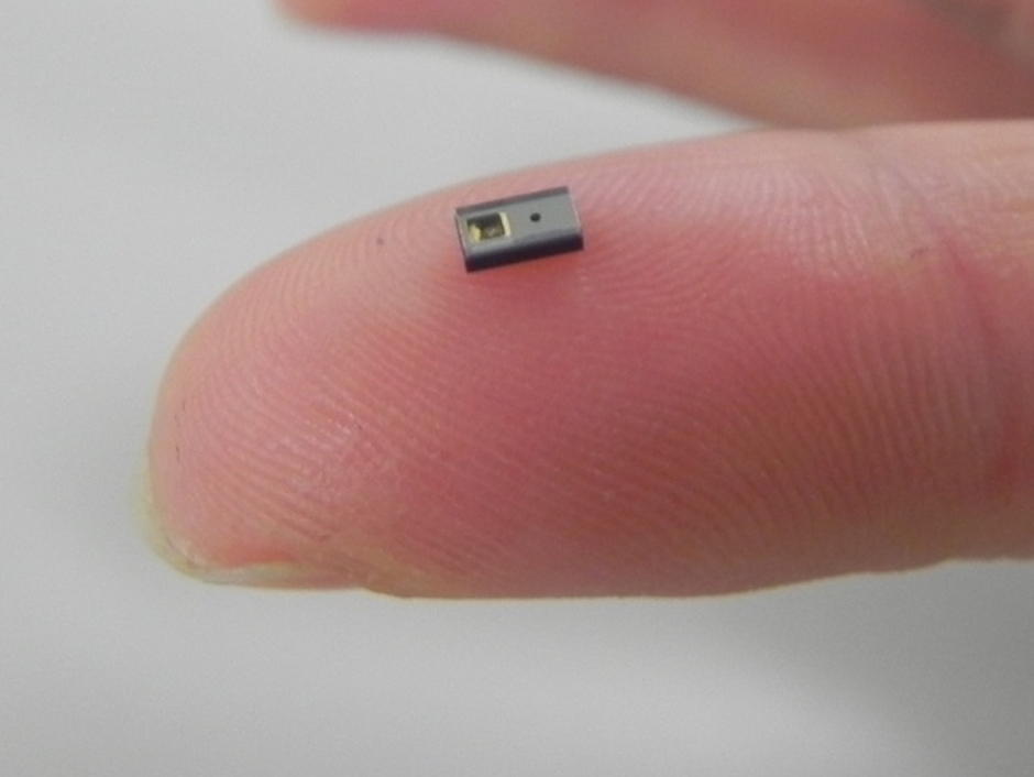 Tiny wearable sensor measures blood flow