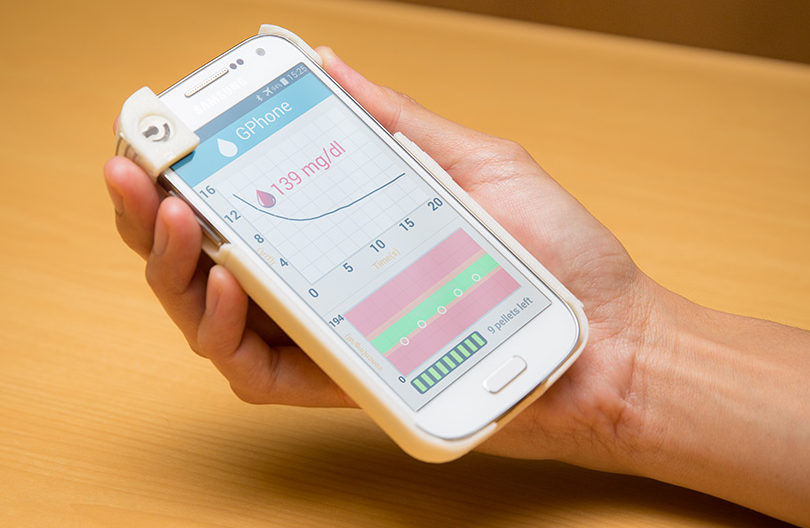 Glucose-monitoring smartphone case