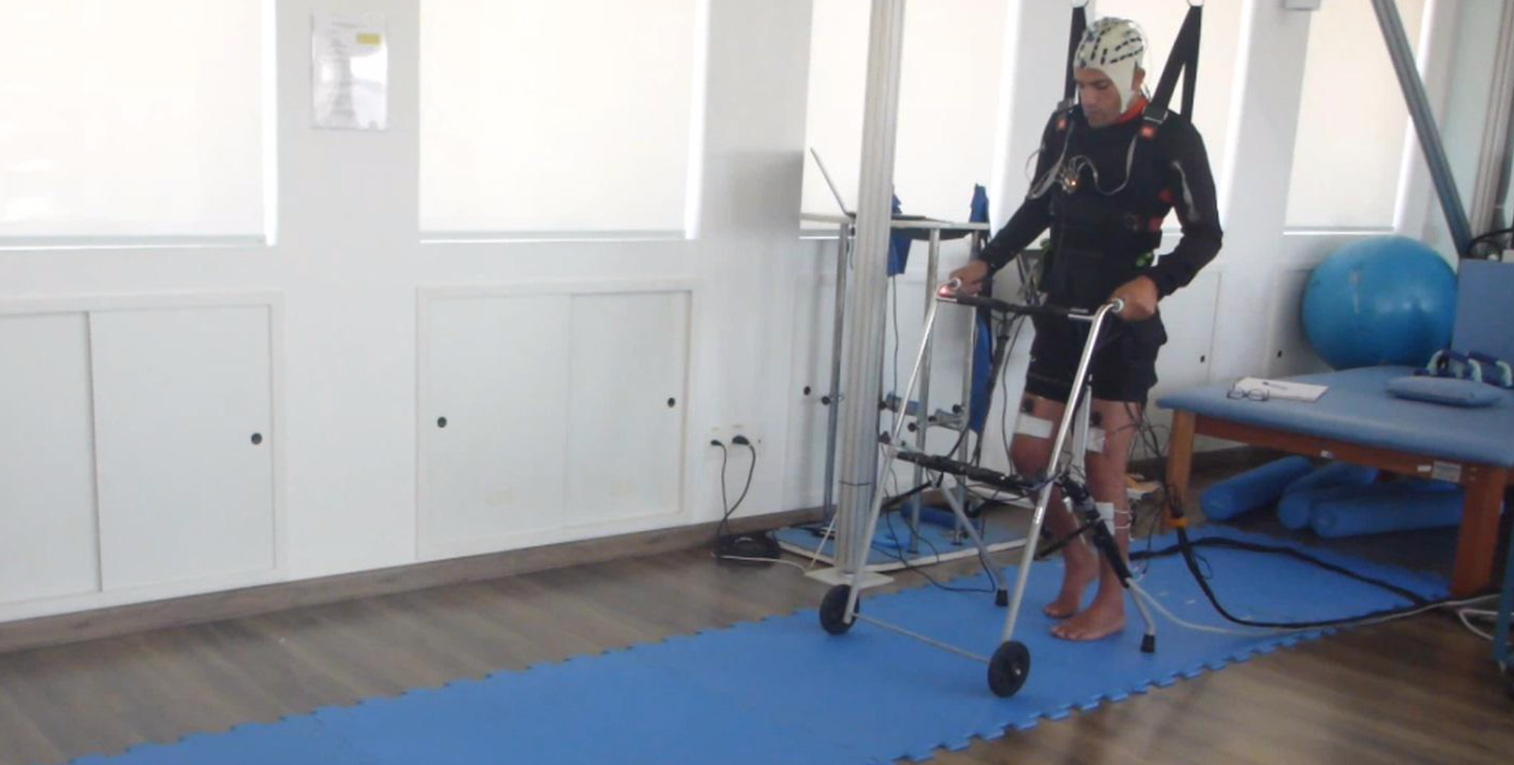 Study: Noninvasive BCI improves function in paraplegia