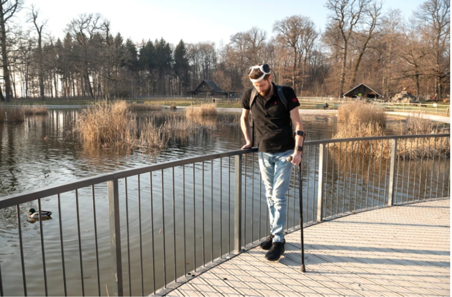 Brain-spine interface allows paraplegic man to walk
